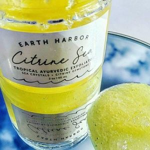 Earth Harbor Citrine Exfoliator with Turmeric Root